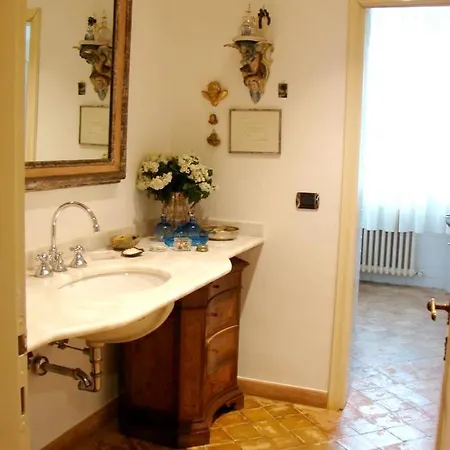 Charming House In With Shared Pool