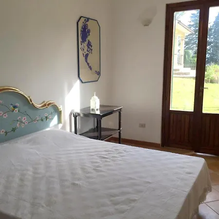 Сasa de vacaciones Charming House In With Shared Pool