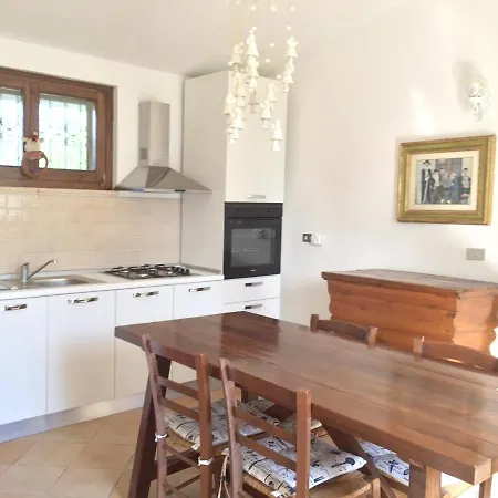 Charming House In With Shared Pool