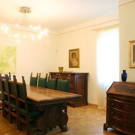 Charming House In With Shared Pool Сasa de vacaciones