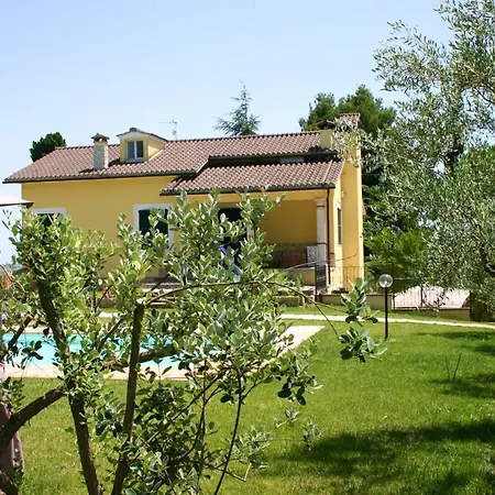 Charming House In With Shared Pool *