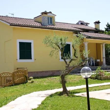 Charming House In With Shared Pool Mogliano